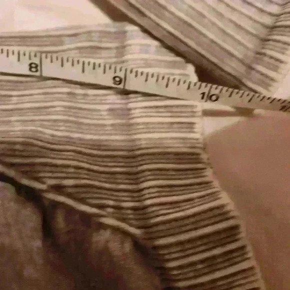 FREE PEOPLE Gray Long Sleeve Crop Yoga Mockneck Running Top Compression Thumb - Picture 5 of 7